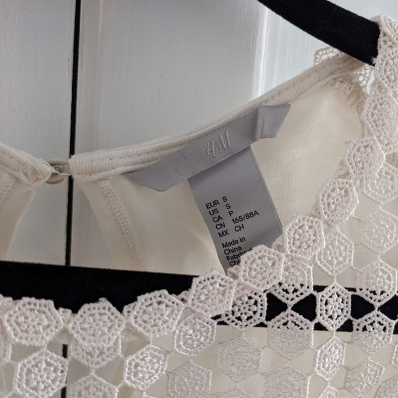 H&M tank top - Picture 4 of 4